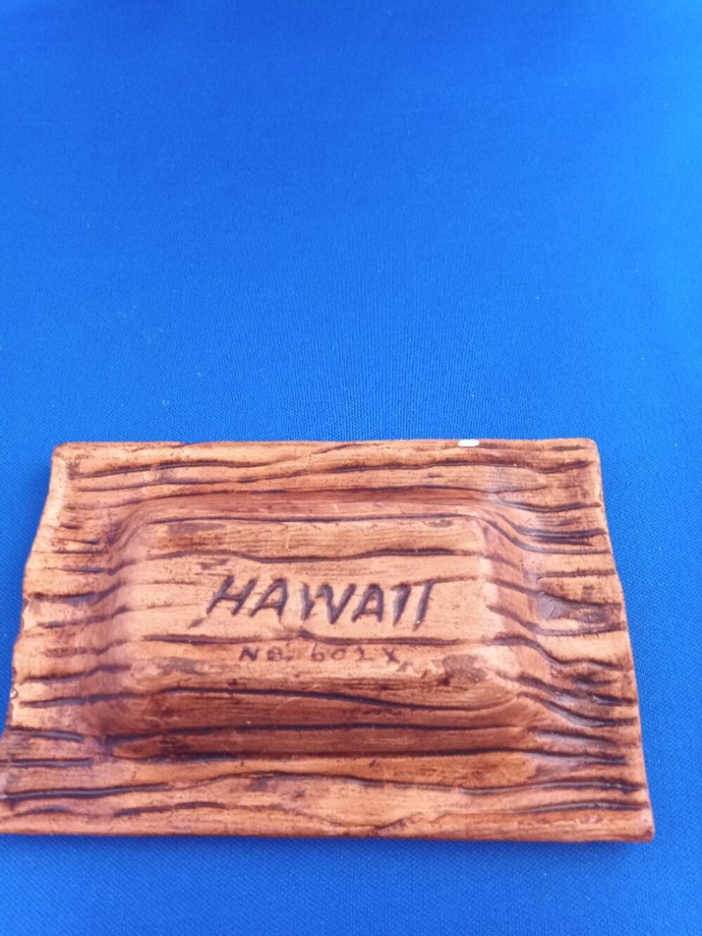 Vintage mid century wood look ceramic tiki small ashtray trinket dish Hawaii - Picture 4 of 5